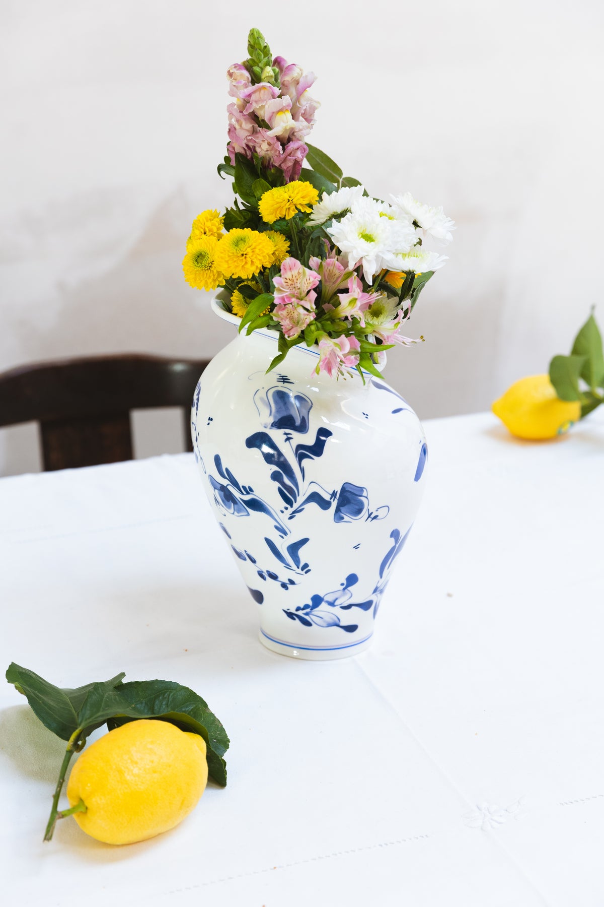 Classics on acid - FLORAL DELFT vase
